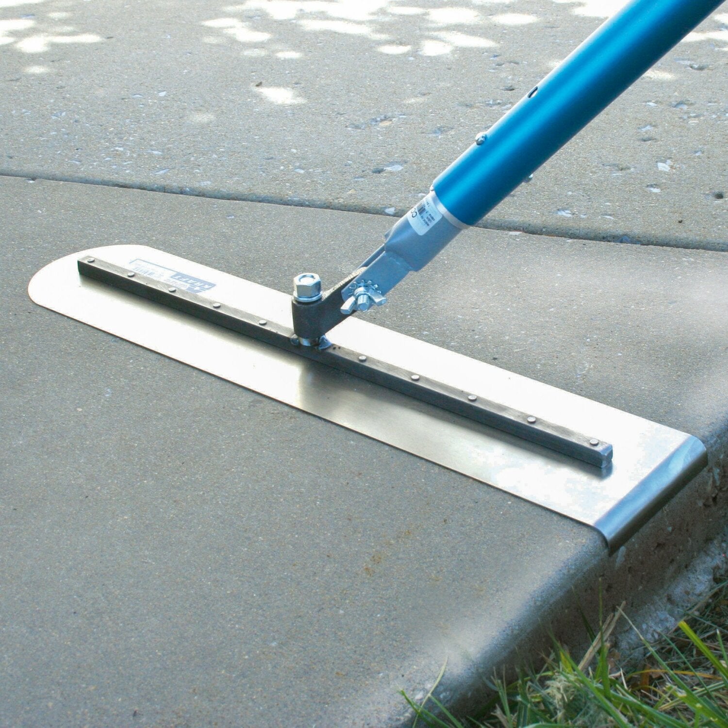 Kraft Tool CC648FE 48″ 1/2″R Round End Edger/Fresno with Swivel Bracket Discount