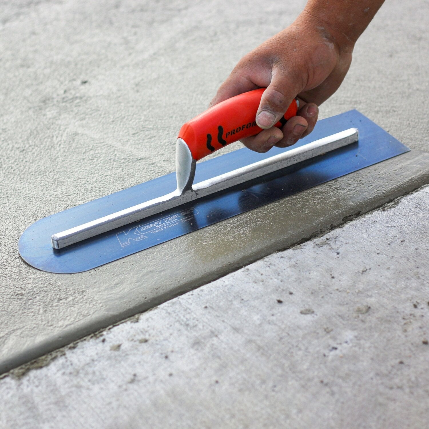 kraft Tool CF214BPF 12″ x 4″ Round Front/Square Back Blue Steel Cement Trowel with ProForm Handle Online Sale